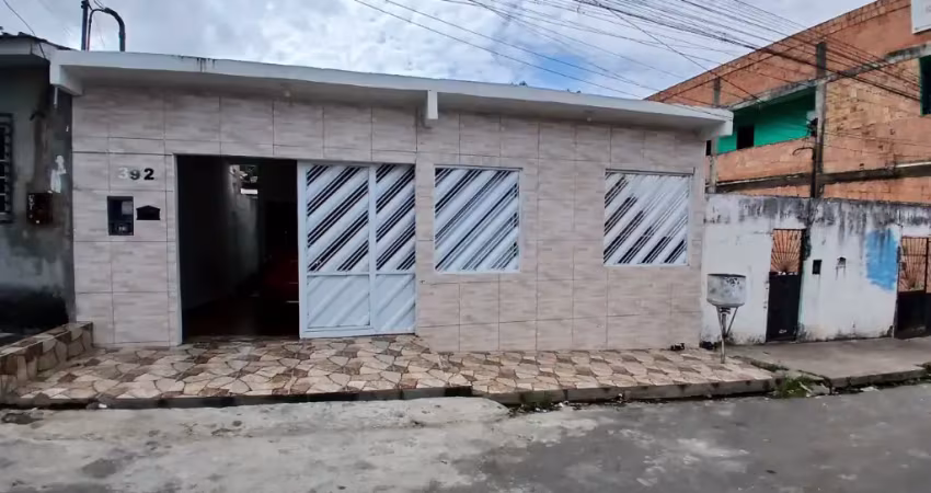 Casa com 2 quartos à venda na Beco Uxir, 23, Monte das Oliveiras, Manaus