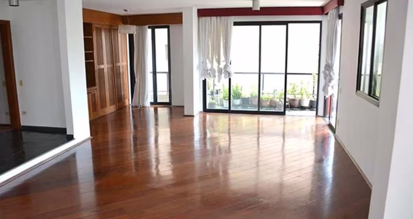 Apartamento em Higienópolis  -  São Paulo