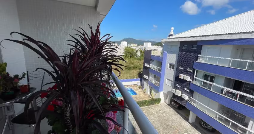 Maravilhosa cobertura no ingleses, próximo a praia, com 4 dormitórios, sendo 3 suíte, espaço gourmet, área externa com linda vista panorâmica.