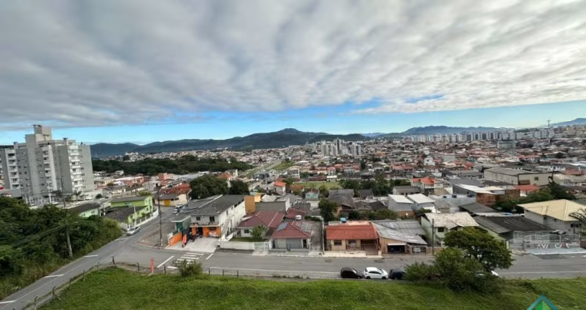 Ótimo apartamento, andar alto com linda vista panorâmica