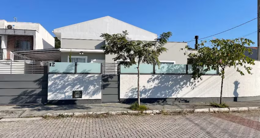 Maravilhosa casa, mobiliada com piscina, no sertão do maruim