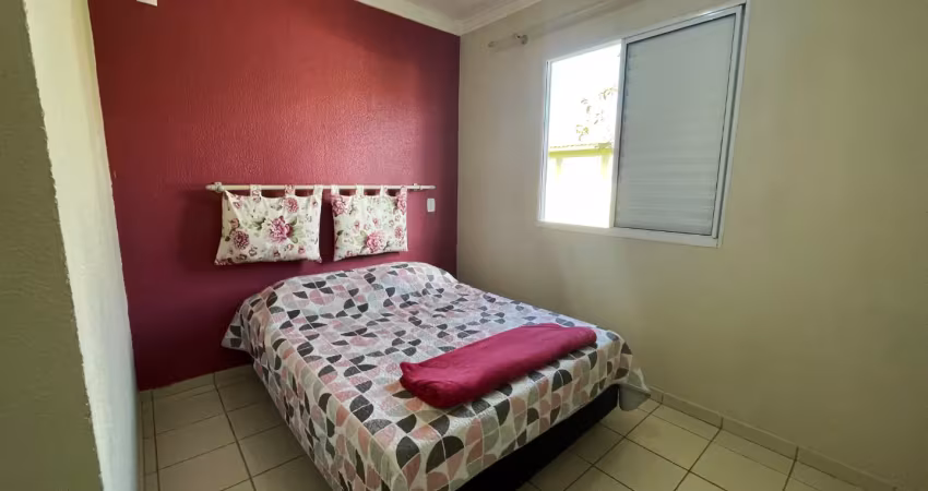 Casa de 3 dormitórios em condomínio fechado com ampla área de lazer