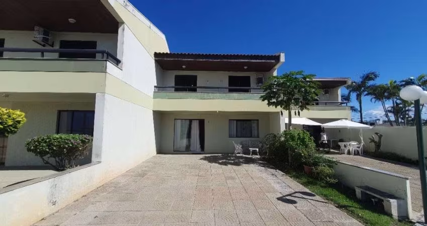 Sobrado em Itapoá/SC - Condomínio fechado, com localização privilegiada!