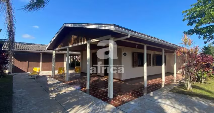 Casa, balneário coroados, 4 quartos, 2 bwc, terreno de 720m², 5 vagas de garagem, coroados, guaratuba/pr - imobiliária áfrica, balneário coroados, guaratuba - pr