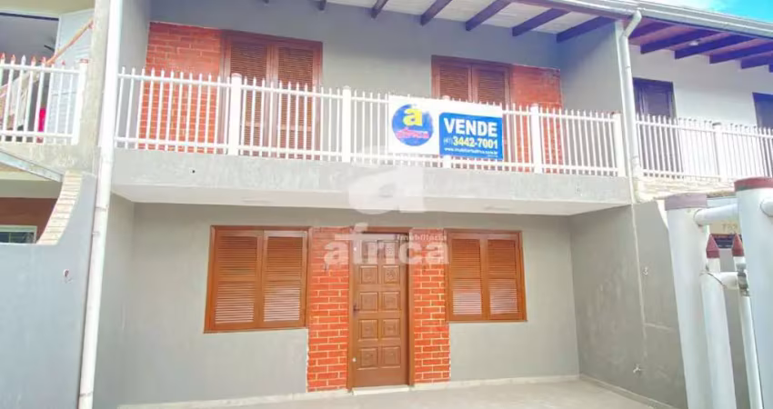 Excelente sobrado totalmente reformado a aprox. 6 quadra da praia central., centro, guaratuba - pr