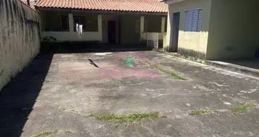 Casa em excelente localização no jd. florida - 02 dorm e edícula no fundo.