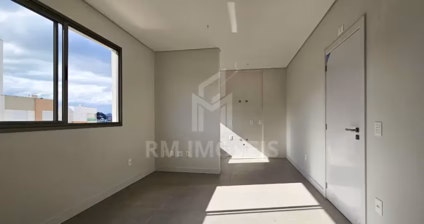 Apartamento novo de 1 dormitório, com 1 vaga de garagem, sol da tarde, e vista livre, a poucos metros da UFSC!