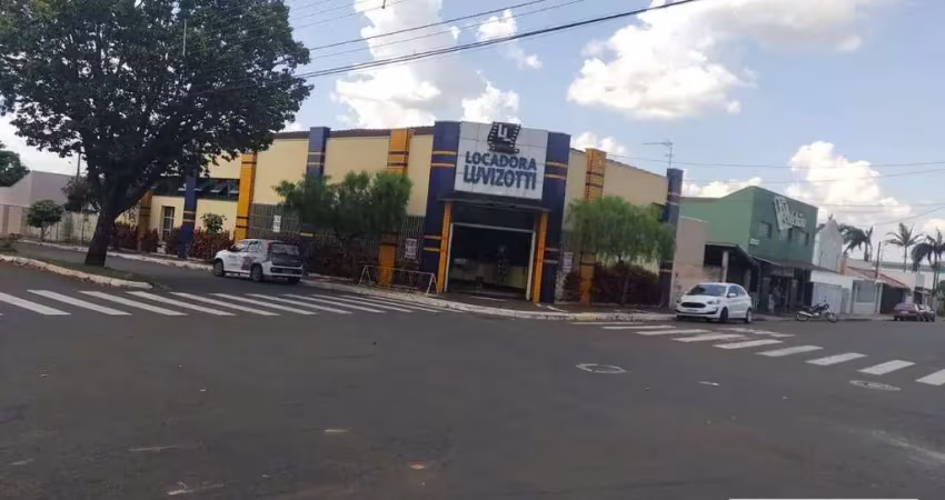 Barracão/ponto comercial com ótima estrutura e apresentação em um bairro tradicional de leme!