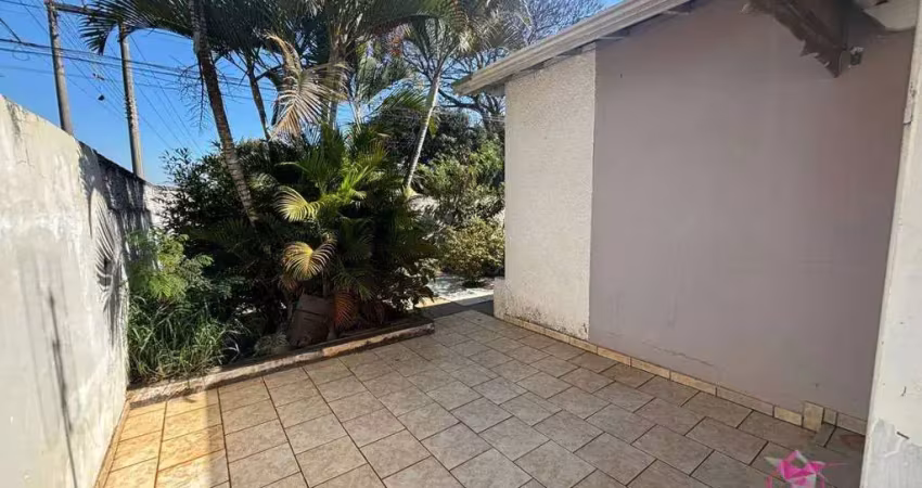 Casa no jardim capitólio com 2 dormitórios, banheiro amplo e ótimo potencial para personalizaçãosus - leme/sp