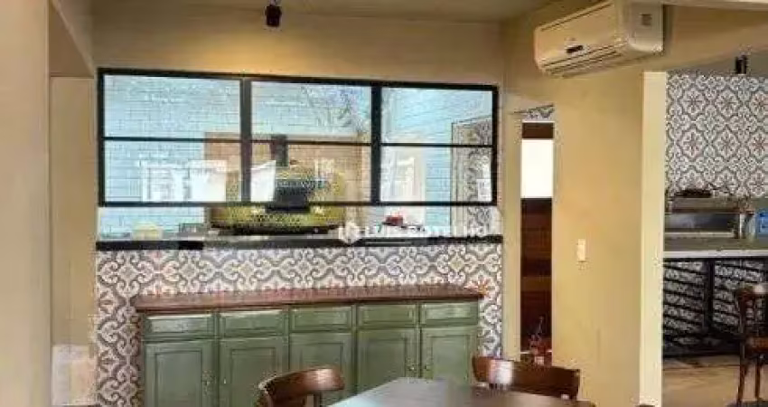 Sobrado residencial/comercial no bairro vila rezende com 2 suítes e amplo salão comercial - r$ 1.185
