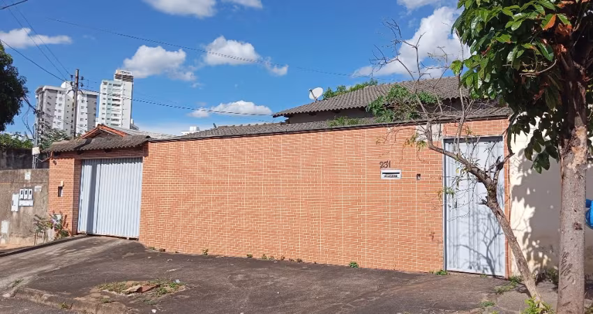 VENDO CASA DE 233m², 4 QUARTOS NO PARQUE AMAZÔNIA.