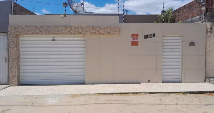 Excelente casa, 80m2 , 2 quartos, 3 salas, 3 vagas de garagem, churrasqueira, no Dinamerica