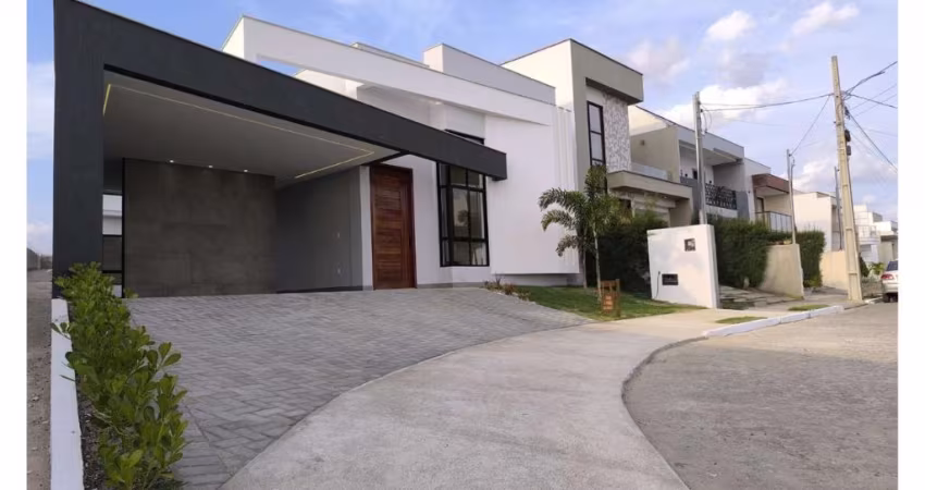Casa aconchegante, super espaçosa, 3 suítes, 6 vagas, Jacuzzi,área gourmet, projeto de iluminação. Parkville