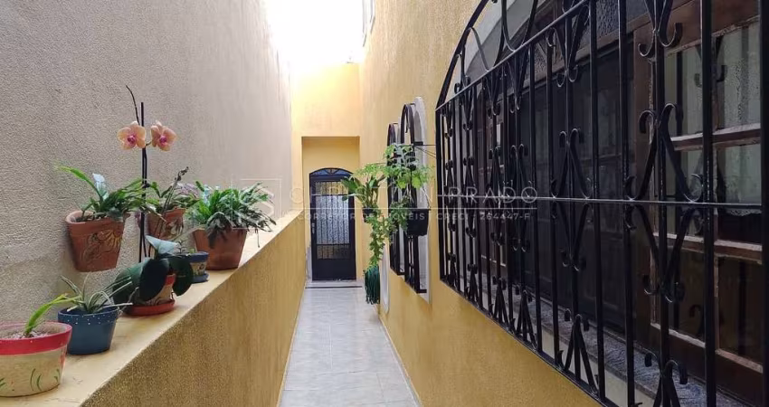 Casa à Venda no Parque América com 3 Dormitórios 1 Suíte e 2 Vagas de Garagem.