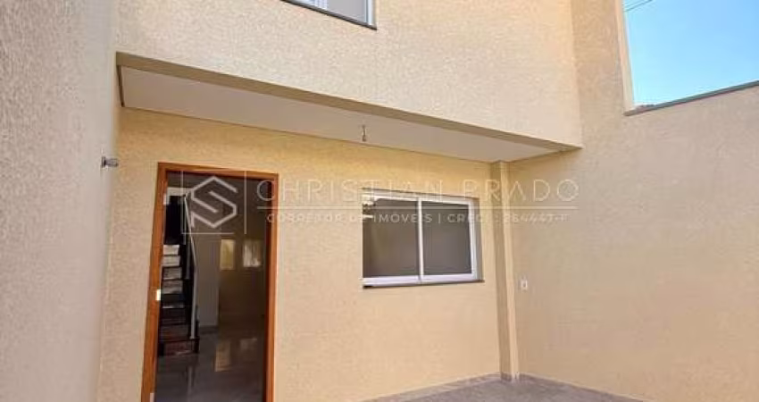 Sobrado à Venda com 2 dormitórios 2 Suítes e 2 Vagas em Jardim Régis