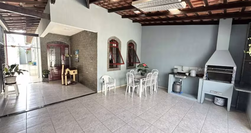 Casa para Venda em São José dos Campos, Residencial União, 2 dormitórios, 1 banheiro, 5 vagas