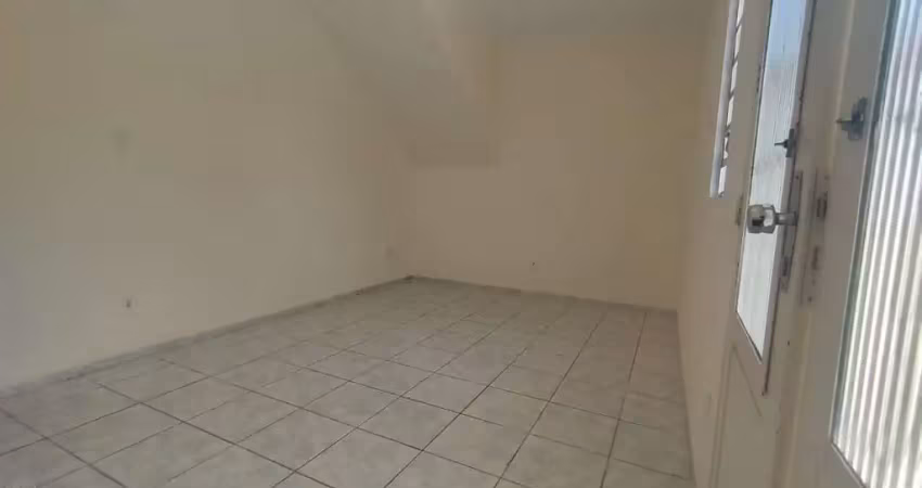 Casa para Locação em São José dos Campos, Jardim Sul, 2 dormitórios, 1 banheiro, 1 vaga