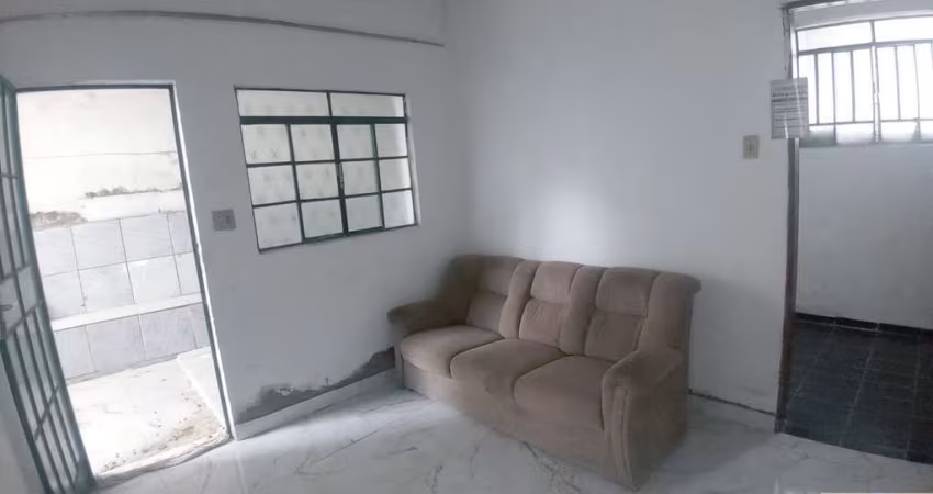 Casa Padrão Com Quintal