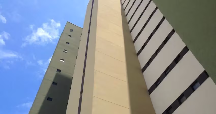 Excelente apartamento 2/4, sendo um suíte, para locação