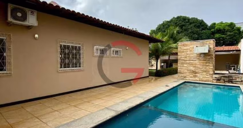 Aluguel de Casa em Calhau - 4 Dormitórios, 250m² por R$7900
