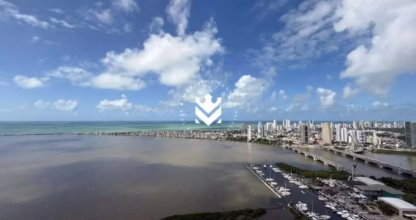 Viva no topo do luxo: última unidade no andar mais alto do mirante do cais, com vista espetacular para o mar!