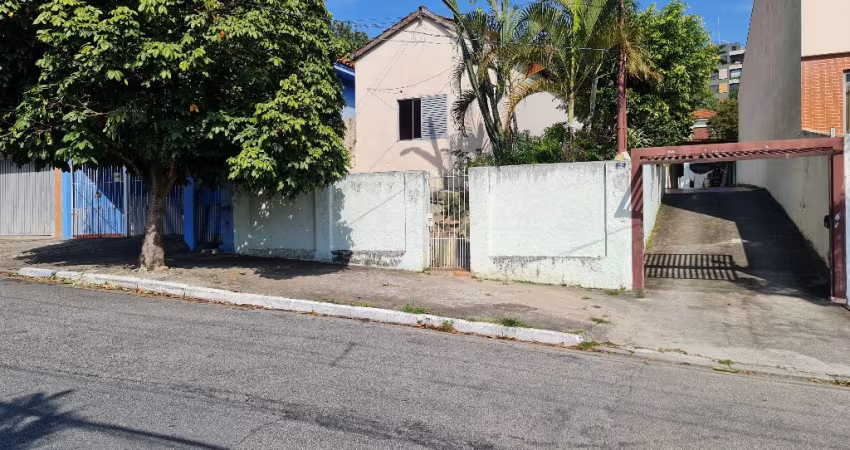 Terreno com 03 casas  - Lapa - Grande potencial de investimento