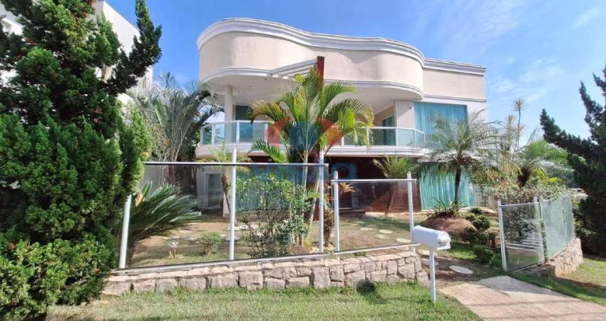 Bela casa alto padrão para compra, com 4 Dormitórios sendo dos suítes.