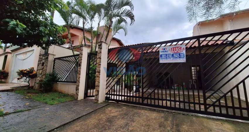 Casa com 3 dormitórios localizada no Jd. Regina para locação!