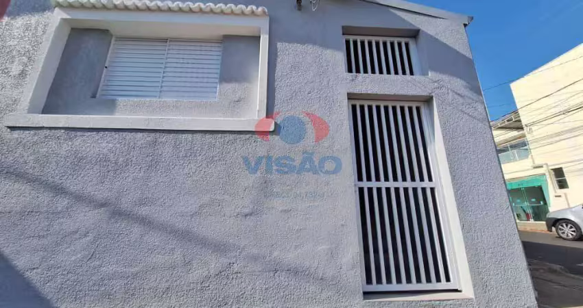 Casa com 1 dormitório localizado no centro, para locação!