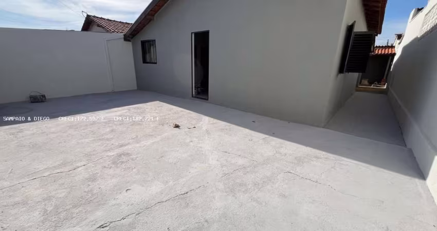 Casa para Venda em Jaboticabal, Conjunto Habitacional Margarida Raymundo Berchieri, 3 dormitórios, 1 suíte, 1 banheiro, 2 vagas