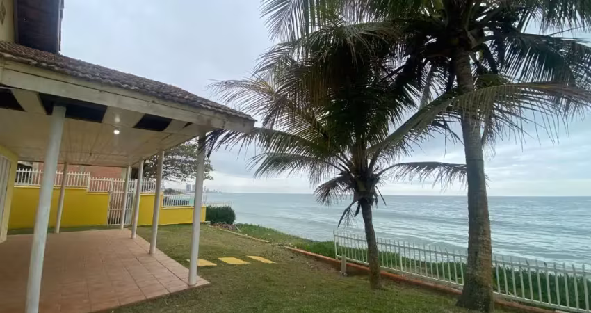 Casa pé na areia, na praia pedras brancas em itajuba, averbada!!