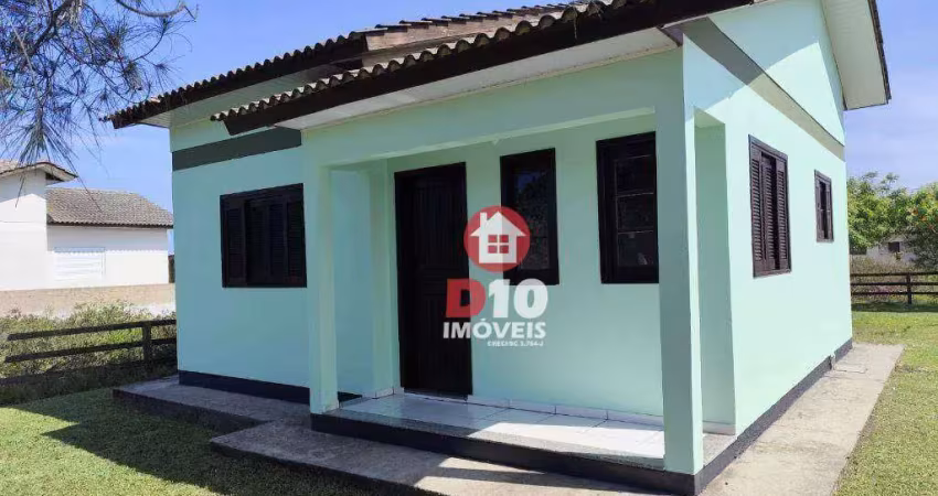 Casa com 2 dormitórios à venda, 56 m² por R$ 230.000,00 - Golfinho - Balneário Arroio do Silva/SC