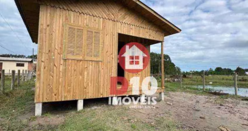 Casa  com 2 Dormitórios e Terreno de 300m² à Venda no Bairro Golfinhos – Arroio do Silva/SC