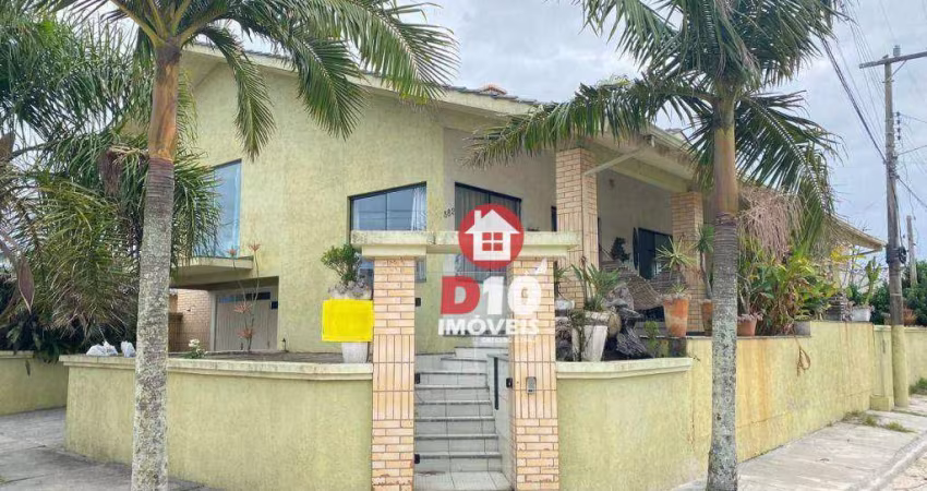 Casa de Esquina com Suíte e Churrasqueira no Centro de Arroio do Silva