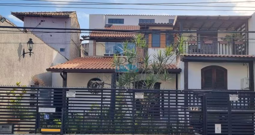 Casa em alto padrão na Imbetiba com 04 suítes - Próxima à Petrobras e Comércio em geral