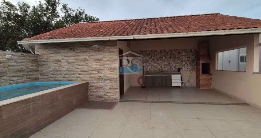 Excelente casa em condominio - composta de 03 quartos, sendo 1 suite - espaco gourmet com piscina e churrasqueira
