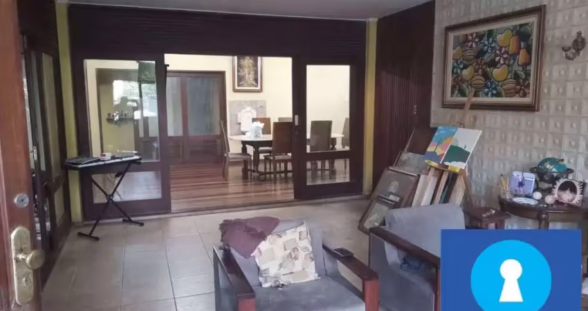 Casa 200 Metros, 3 Quartos Sociais, Sendo 1 Suíte com Closet, Bairro Várzea