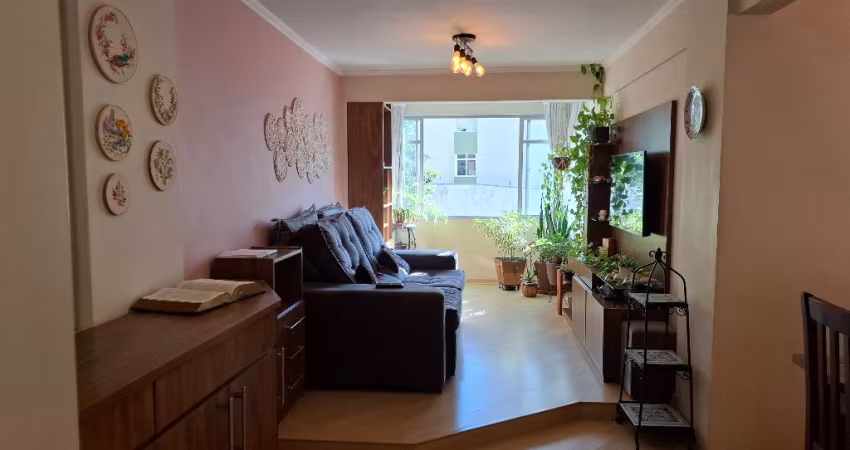 Apartamento com ótima localização.
