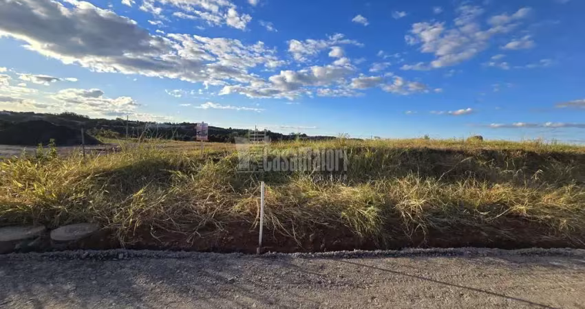 Lotes de 12x32m 100% plano, em loteamento em construção!