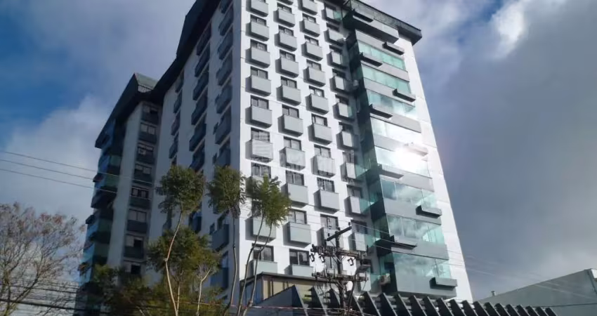 Apartamento com 3 dormitórios em área central com 113 m² privativos