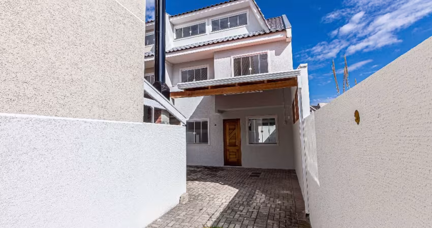 Sobrado para alugar em Santa Felicidade com 3 quartos, suíte, ático, 4 vagas de garagem e excelente localização