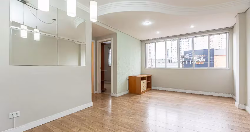 Apartamento para alugar em ótima localização, no bairro Portão, com 2 quartos, 1 banheiro e 1 vaga de garagem