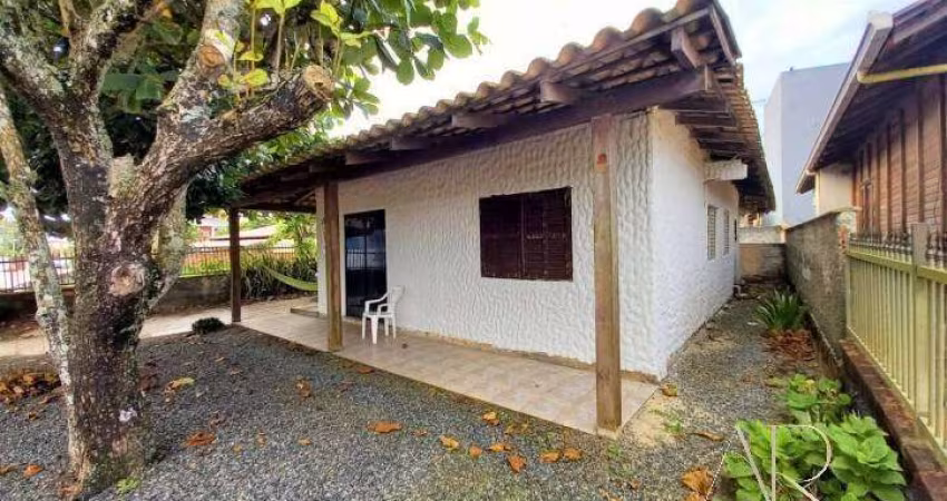 0030 - CASA EM ALVENARIA NO CENTRO | BALNEÁRIO BARRA DO SUL - SC.