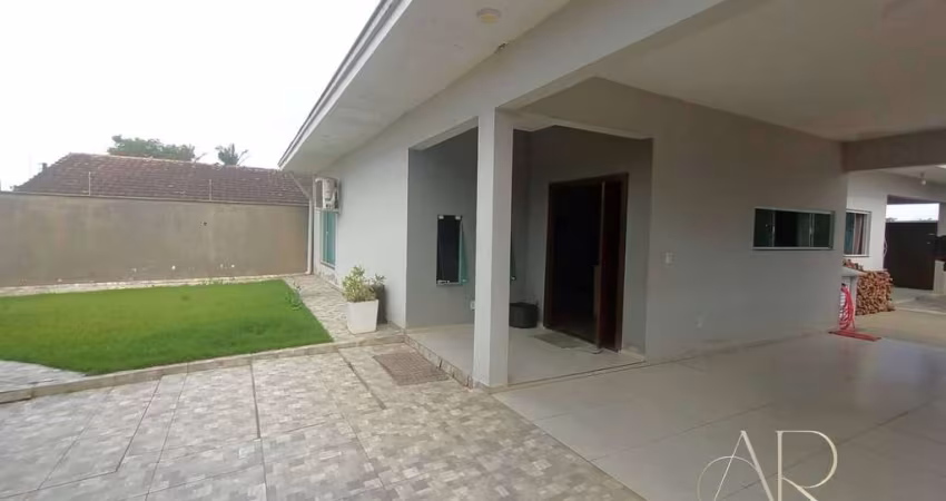 COD 199 - CASA DE ALTO PADRÃO NO BAIRRO COSTEIRA - BAL. BARRA DO SUL - SC