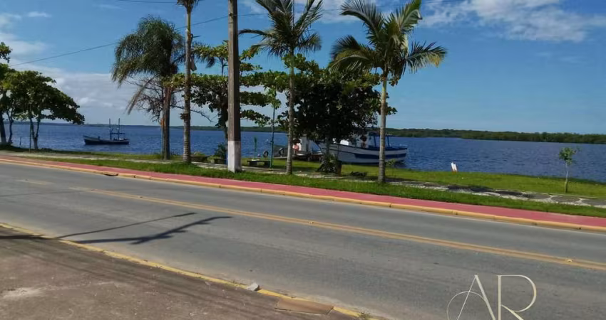 COD 208 - SOBRADO DE ESQUINA DE FRENTE PARA LAGOA - BALNEÁRIO BARRA DO SUL