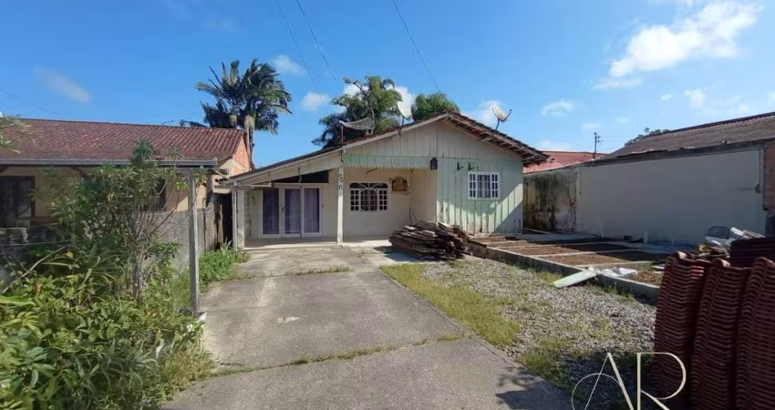 COD 209 - CASA MISTA NO BAIRRO COSTEIRA - BALNEARIO BARRA DO SUL - SC