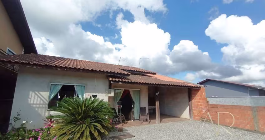 COD. 0210 - CASA COM LAJE NO CENTRO - BALNEÁRIO BARRA DO SUL - SC