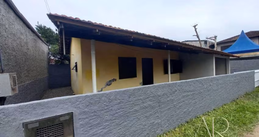 COD 212 - CASA EM ALVENARIA, NO CENTRO, A 200 METROS DO MAR |BBS.