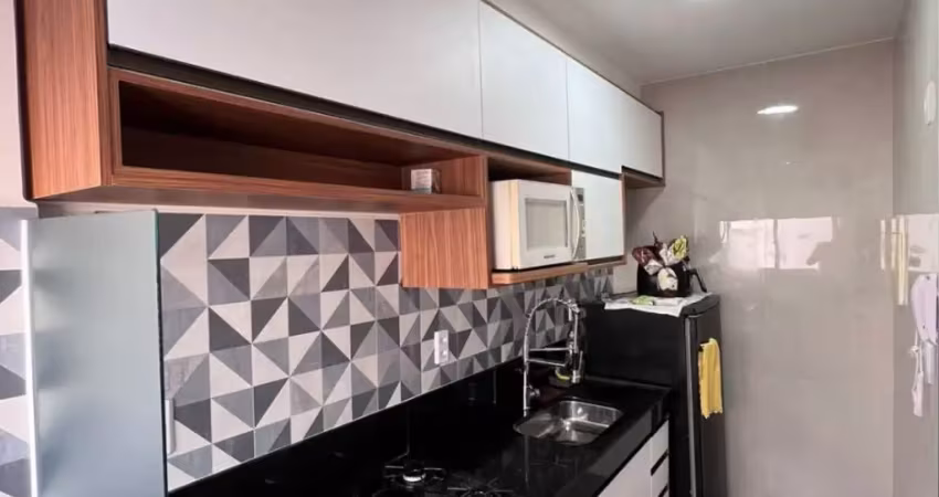 Apartamento Reformado no Condomínio Vista do Limoeiro