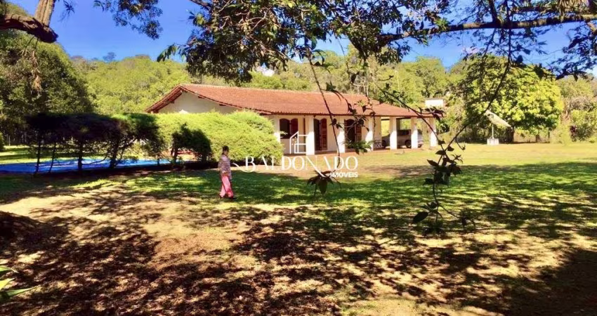 CHÁCARA EM EXTREMA MG  À VENDA PORTEIRA FECHADA 2 CASAS
